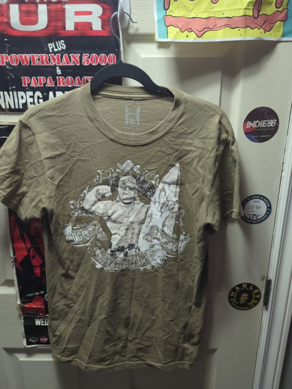Hulk Hogan's Beach Shop Small Mens T-shirt Tan Hogan WWF WWE Legend Brother NWO